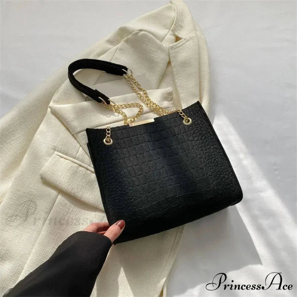 Monochrome Crocodile Pattern Spacious Shoulder Handbag
