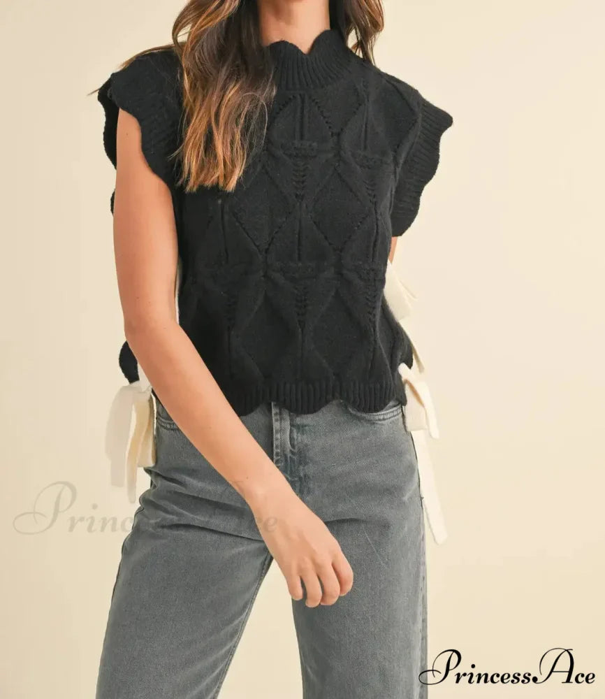 Monochrome Scalloped Edging Cozy Jumper