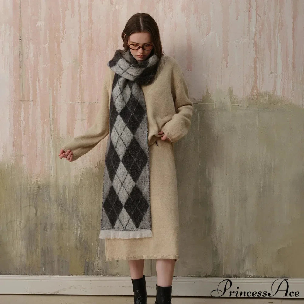 New Retro Argyle Jacquard Plaid Warm Neck Scarf for Autumn Winter 2024