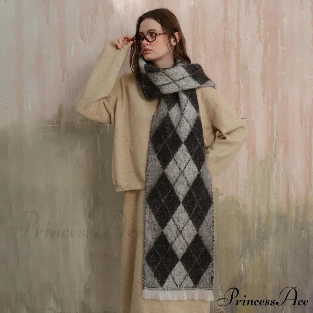 New Retro Argyle Jacquard Plaid Warm Neck Scarf for Autumn Winter 2024