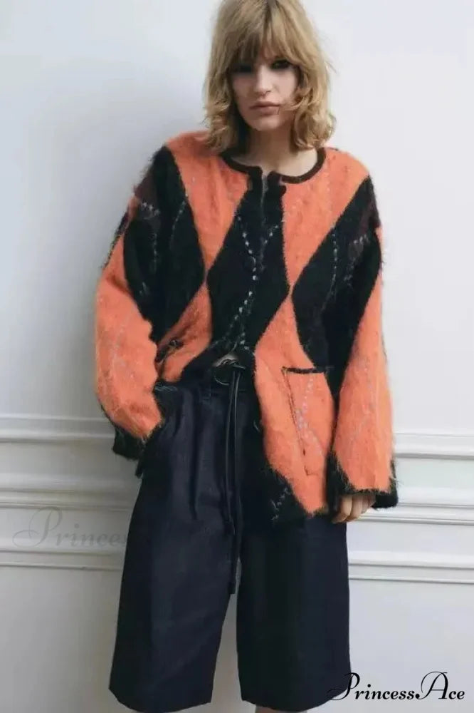 Patterned Circular Neck Extended Sleeve Cardigan