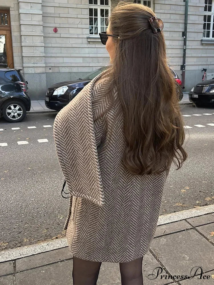 Patterned Scarf Collar Woolen Overcoat