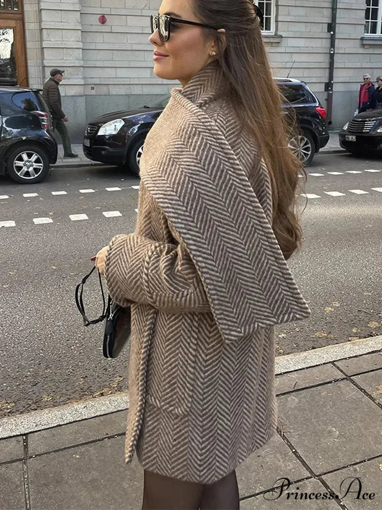 Patterned Scarf Collar Woolen Overcoat