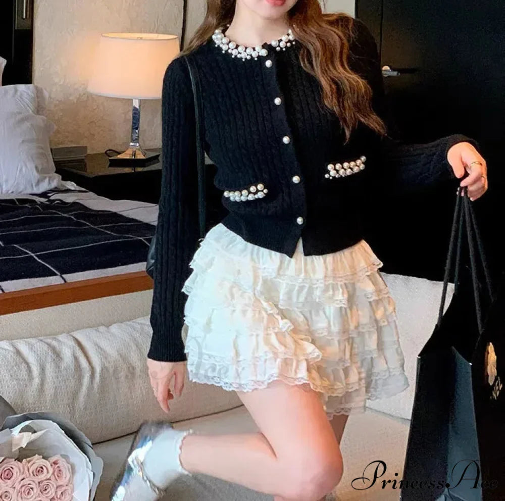 Pearls Button O-neck Cardigan