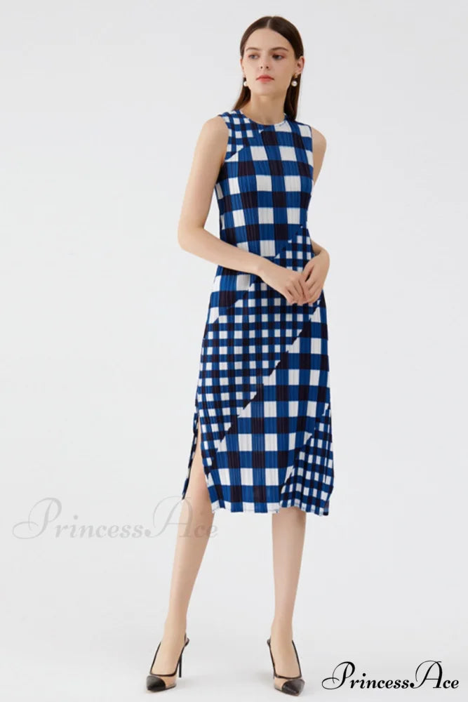 Plaid Sleeveless Pleated Dress
