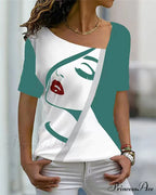 print V-neck face tee