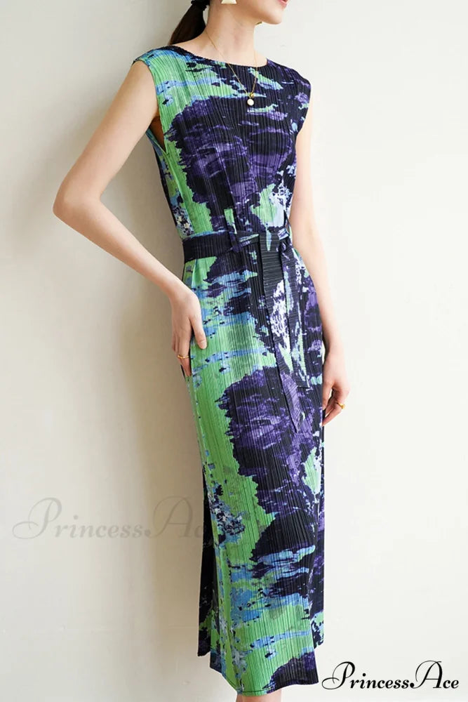 Printed Sleeveless Dress with Side Slit and Full Pleats