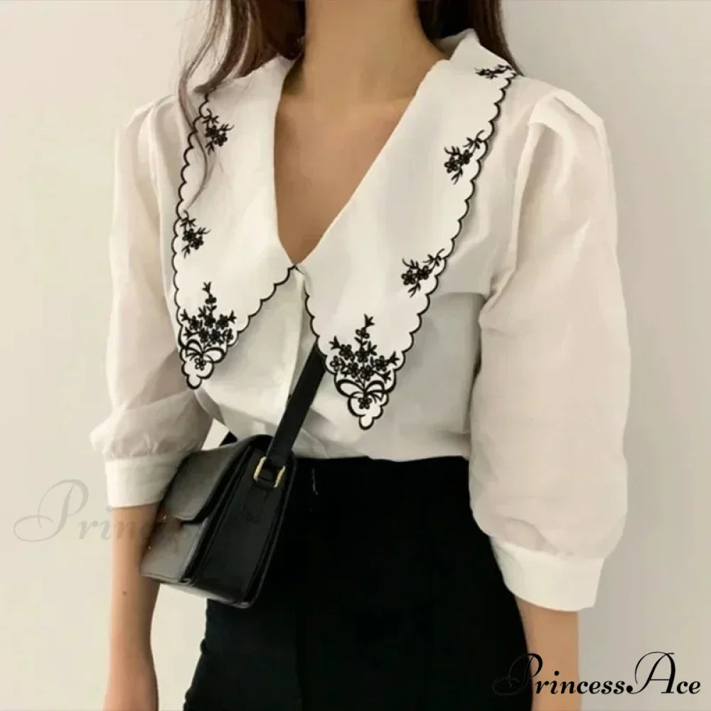 Puff Extended Sleeve Flower Stitch Blouse