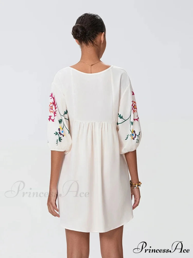 Relaxed Small Seaside Floral Dress for Holiday