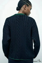 Relaxed Style Opposing V-neck Cardigan