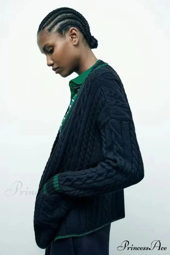 Relaxed Style Opposing V-neck Cardigan