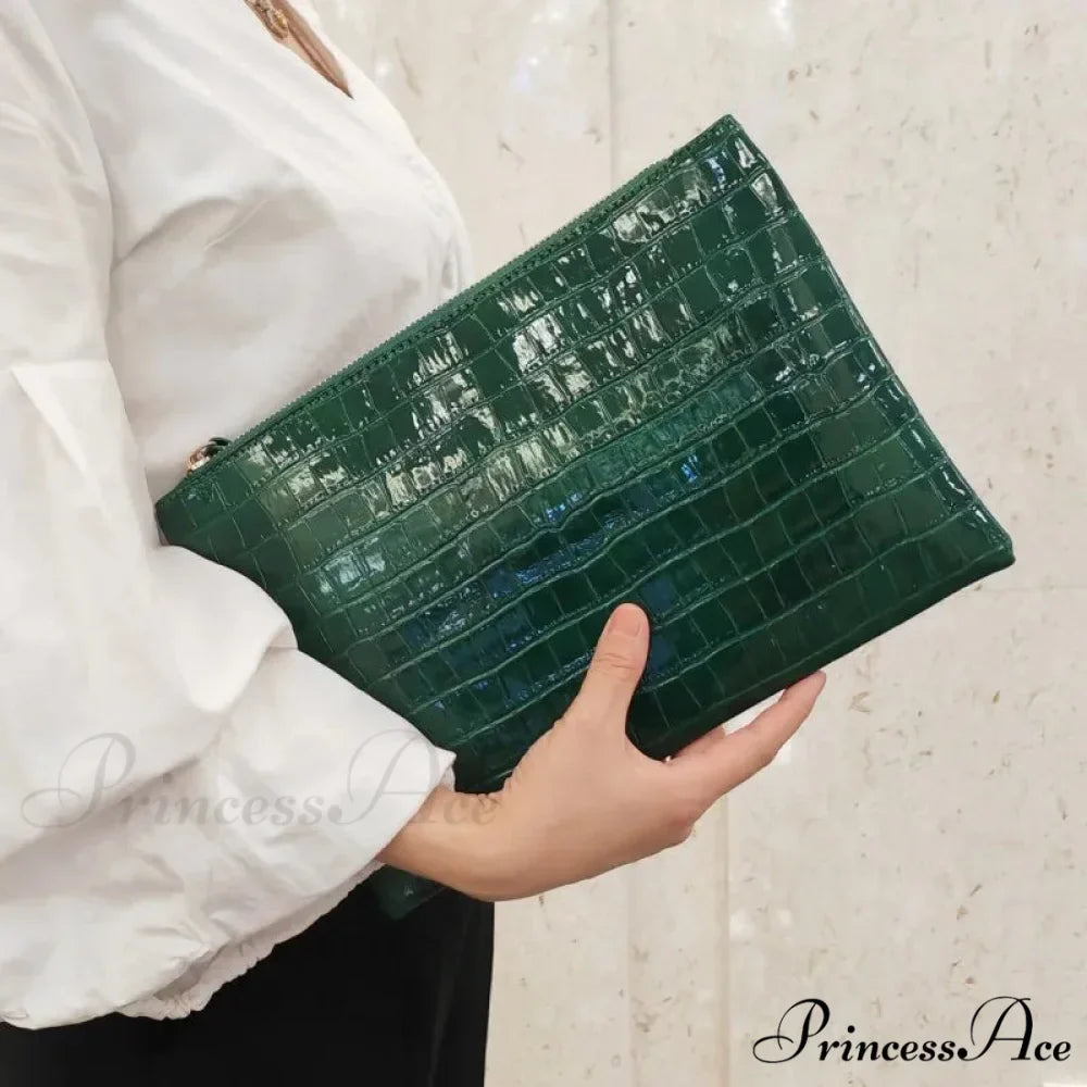 Reptile Design Spacious Nighttime Clutch