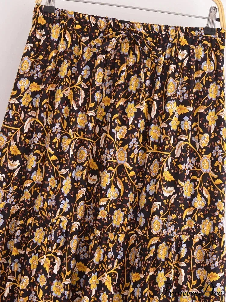 Retro Free-Spirited Women Flowered Printed Stretchy Seaside Bohemian Pleated Skirt