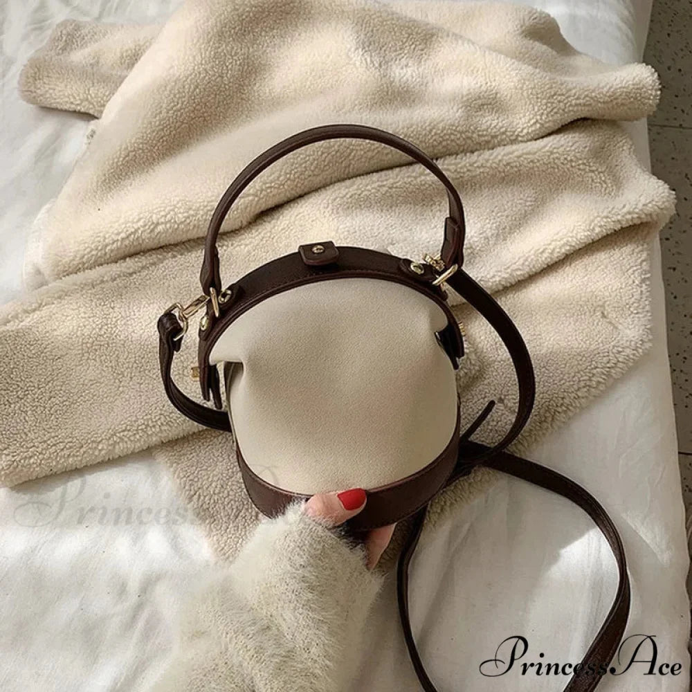 Retro Style Woman Bucket Shoulder Purse