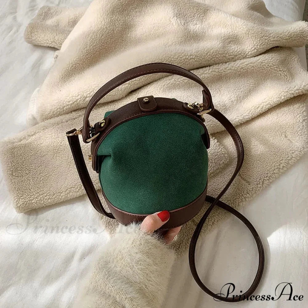 Retro Style Woman Bucket Shoulder Purse