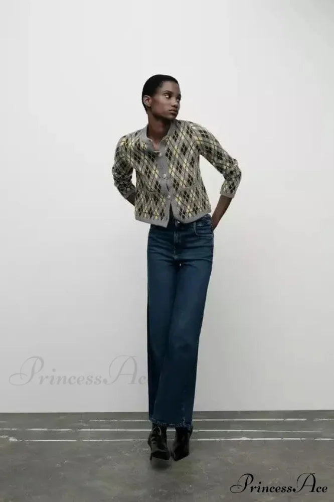 Round Neck Knitted Cardigan