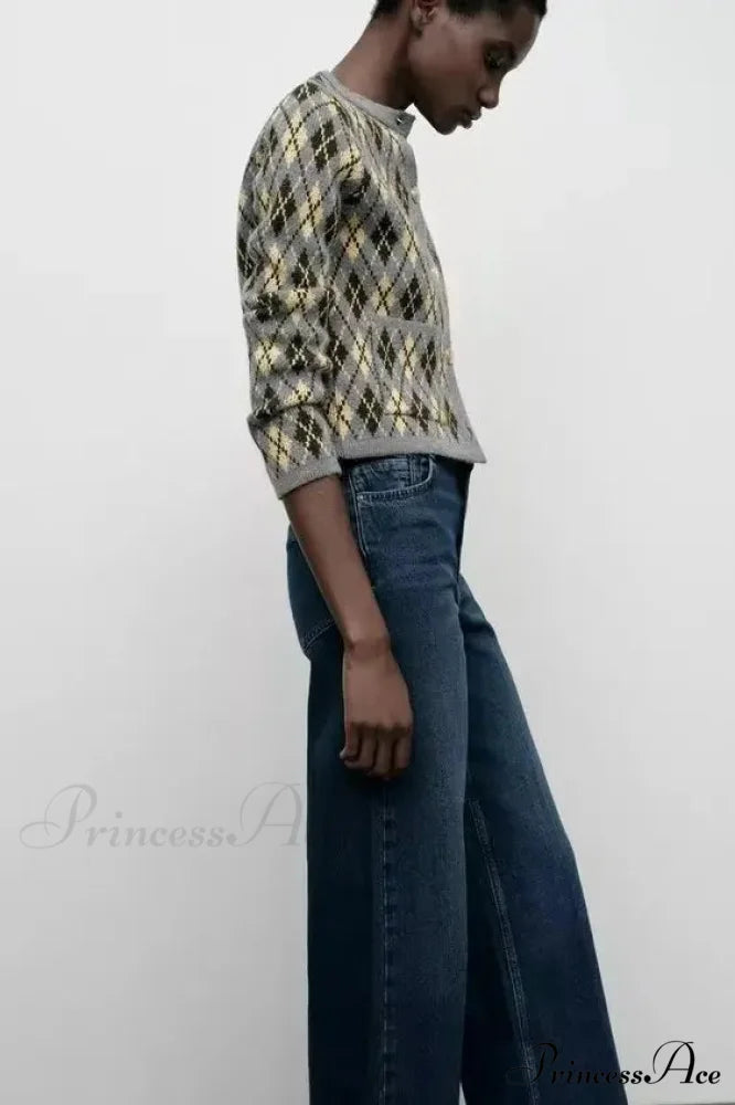 Round Neck Knitted Cardigan