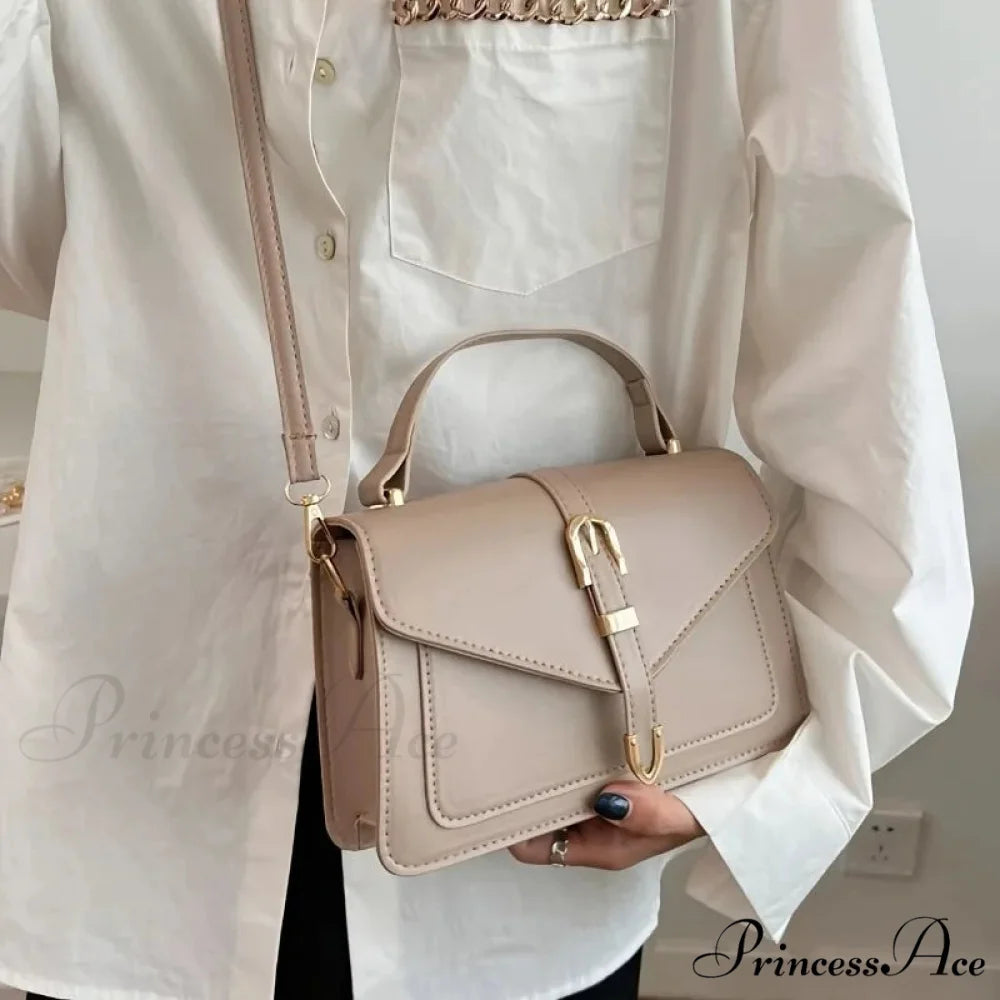 Simple Monochromatic Square Flap Crossbody