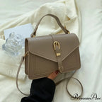 Simple Monochromatic Square Flap Crossbody