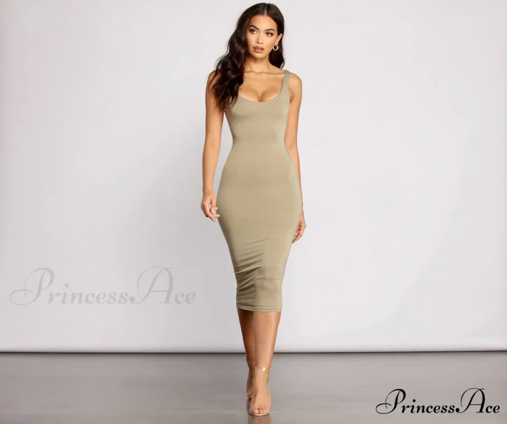 Slay Every Day Basic Graceful Scoop Neck Midi Dress