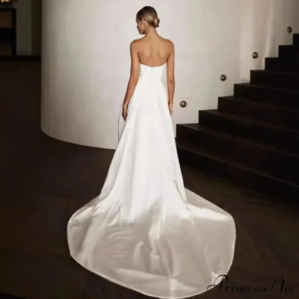 Sleeveless Dual-Slit Trumpet Bridal Gown