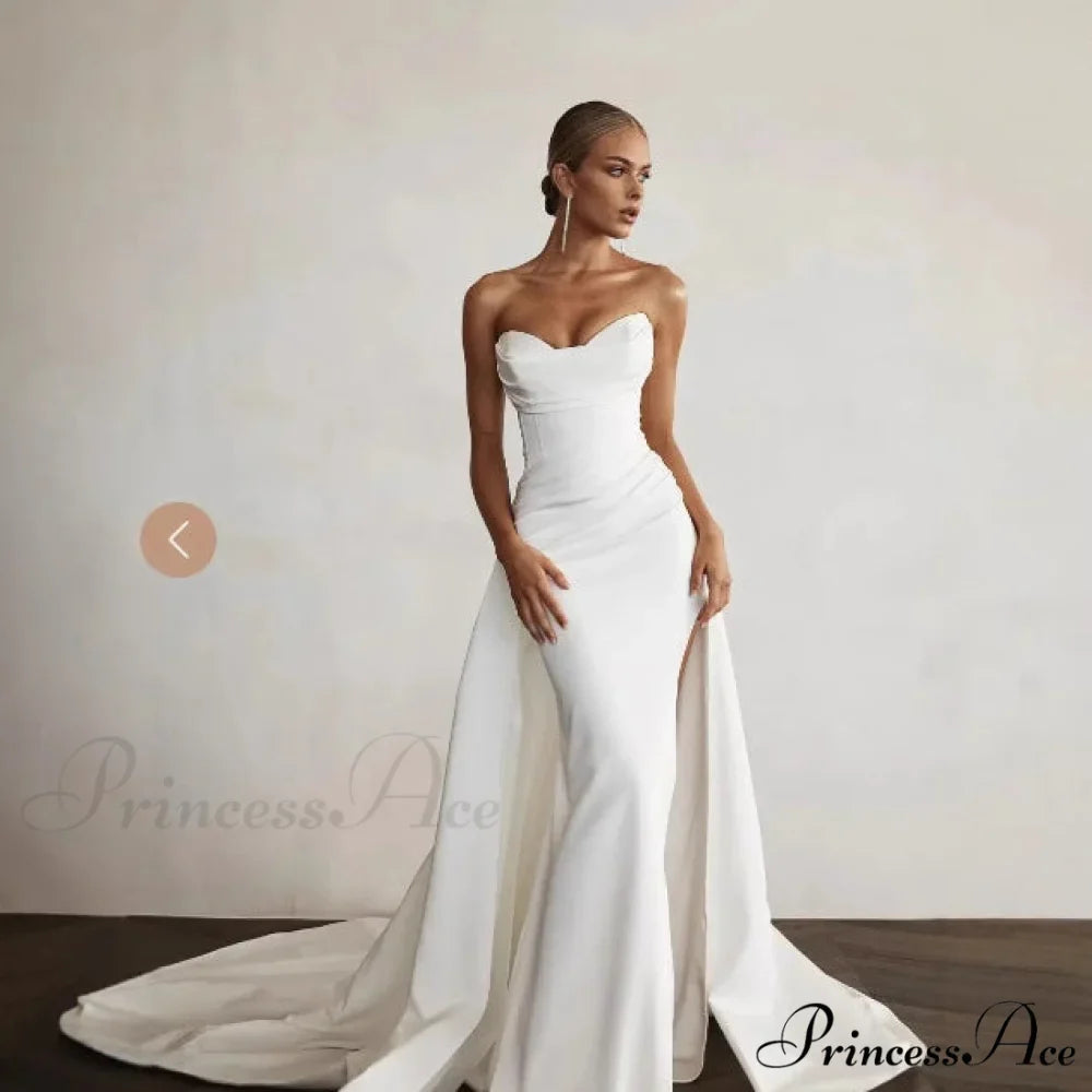 Sleeveless Dual-Slit Trumpet Bridal Gown