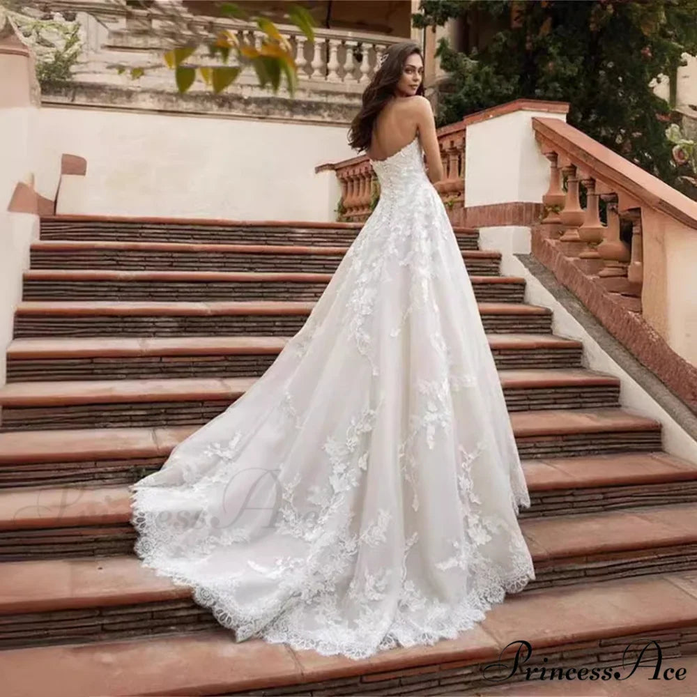 Sleeveless Lace Ball Gown Wedding Dress