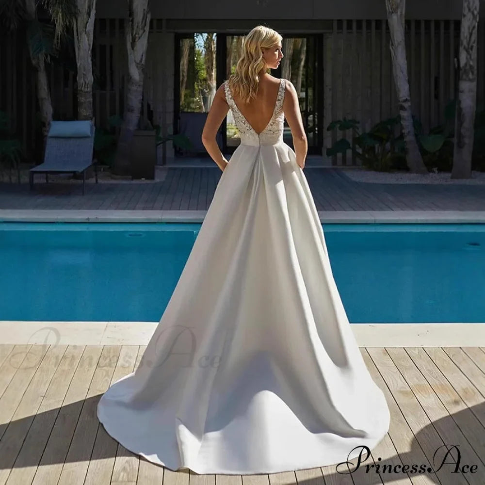 Sleeveless Lace Evening Gown Wedding Dress