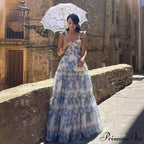 Sleeveless Seductive Plunging V-neck Prom Gown