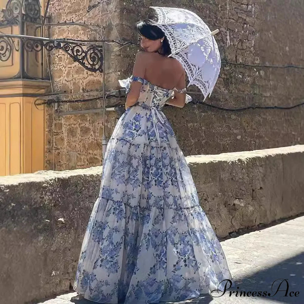 Sleeveless Seductive Plunging V-neck Prom Gown