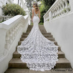 Slender Tail Bridal Gown