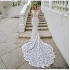 Slender Tail Bridal Gown