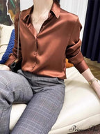 Smooth Solid Extended Sleeve Turtleneck Blouse