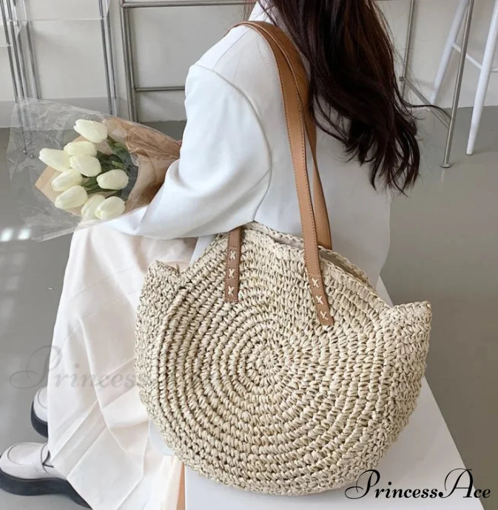 Spacious Capacity Fringe Straw Shoulder Bag