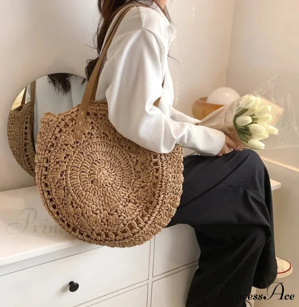 Spacious Capacity Fringe Straw Shoulder Bag