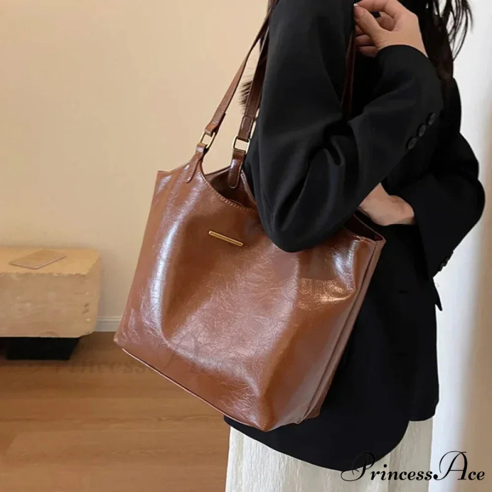 Striking Straw Summer Beach Shoulder Bag