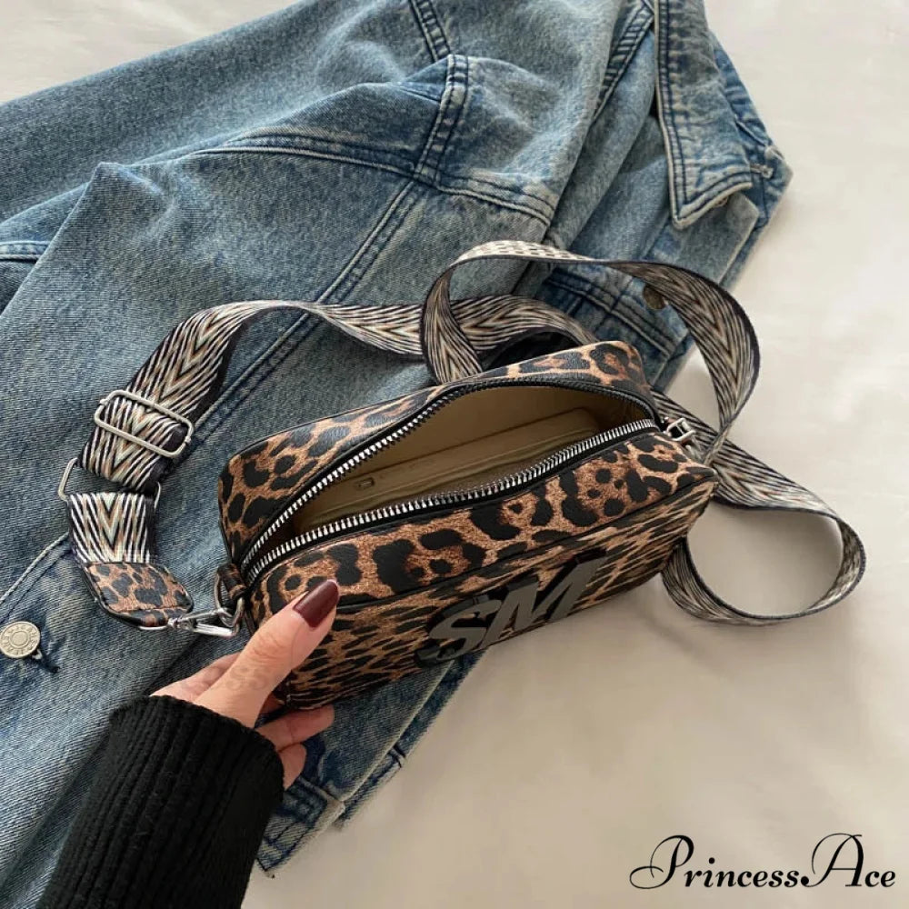 Stylish Cheetah Pattern Characters Crossbody Bag