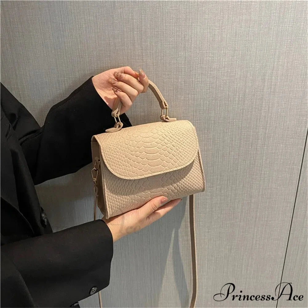 Stylish Felt Alligator Textured Crossbody Purse