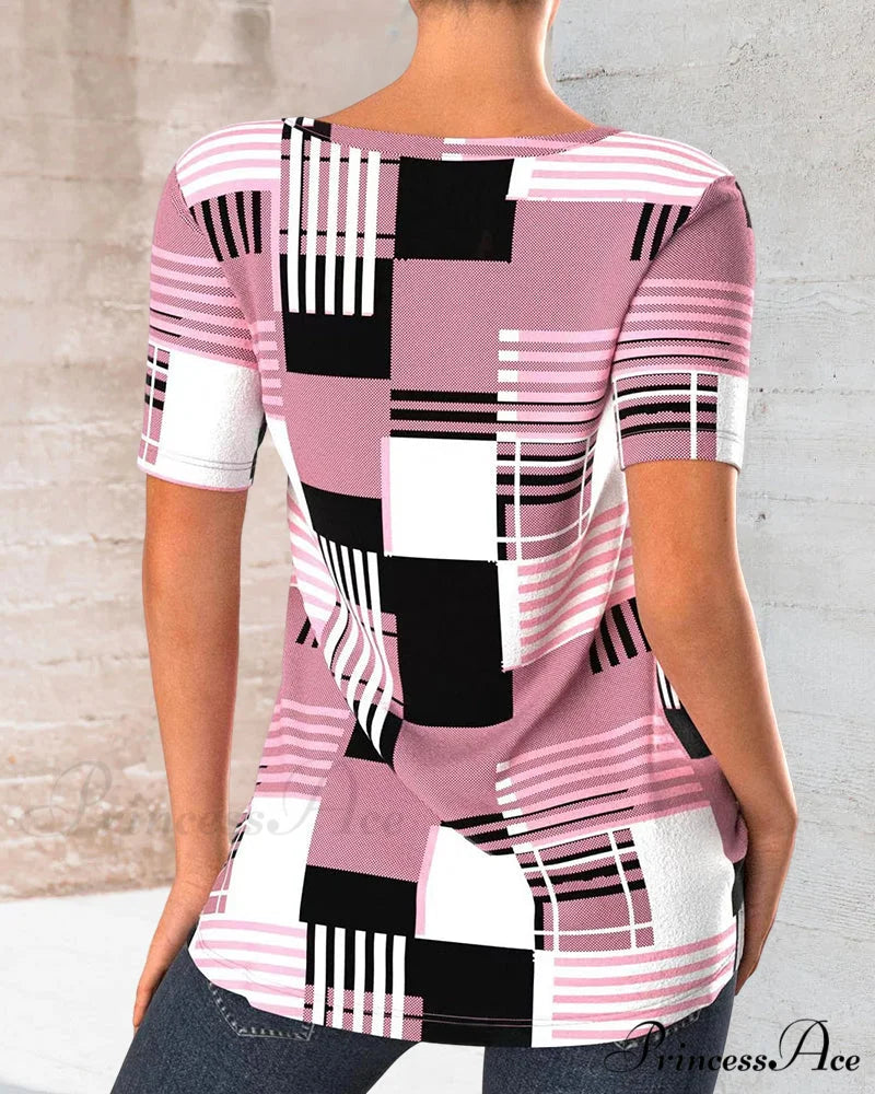 T-shirt check with V-neck print