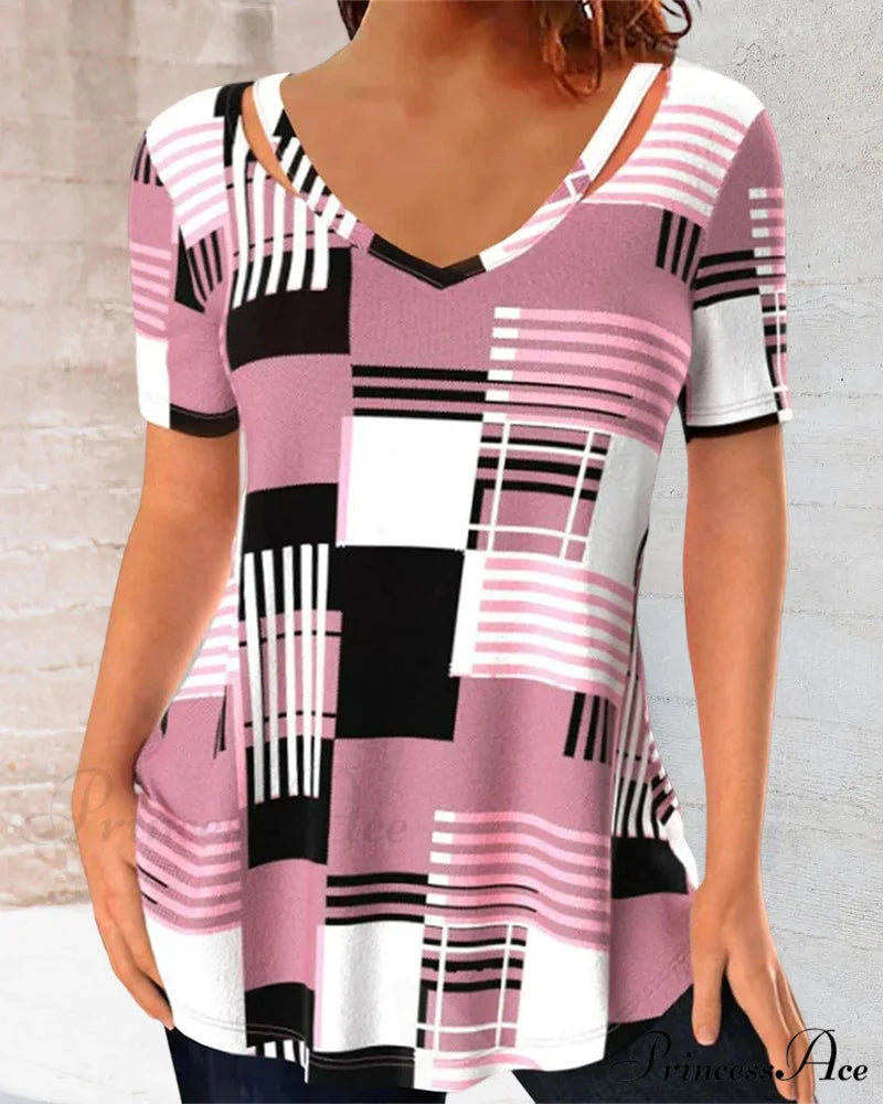 T-shirt check with V-neck print