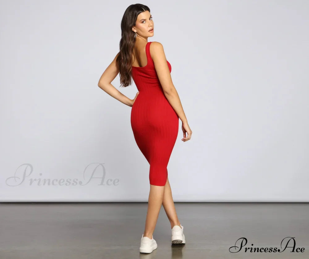 Taking the Plunge Charming Scoop Neck Midi Dress