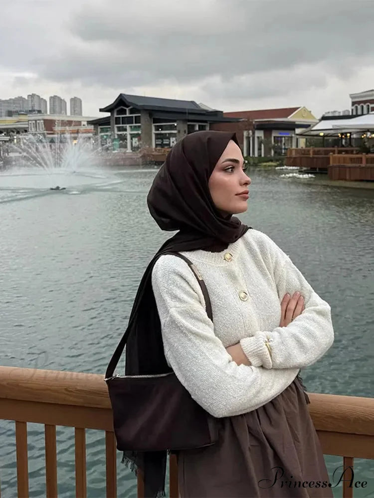 Tight Fit Round-neck Cardigan