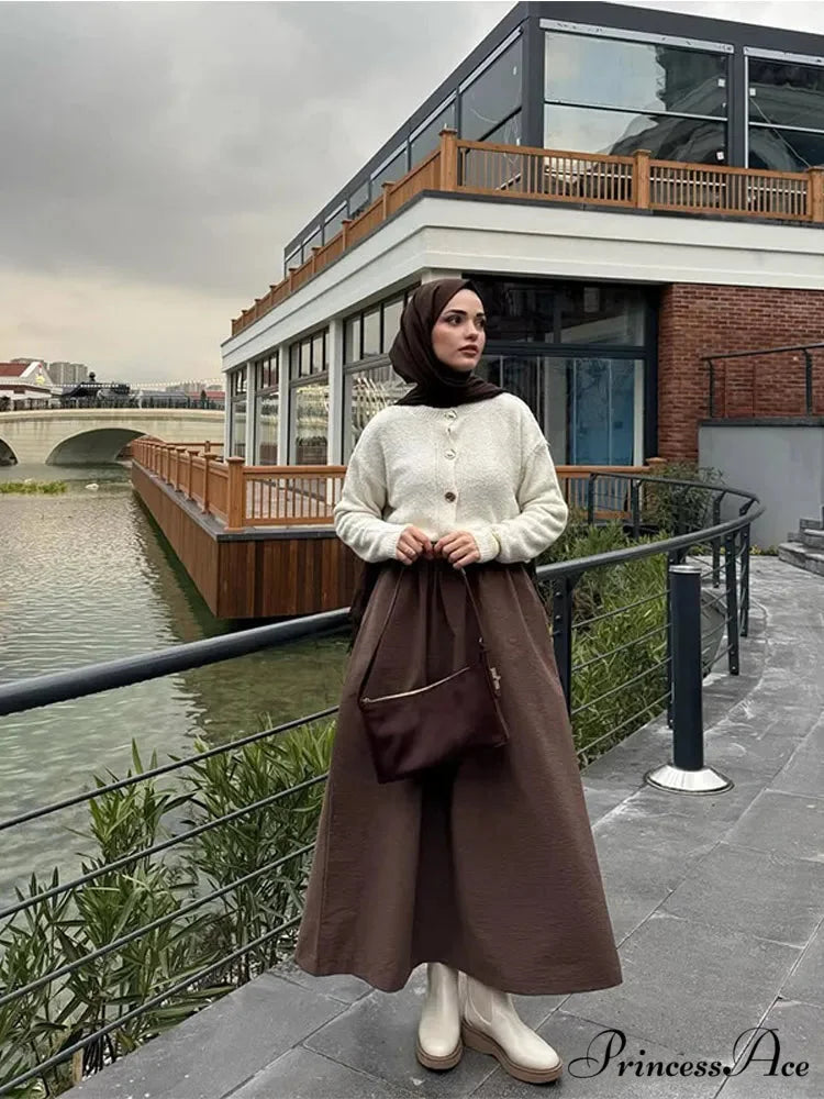 Tight Fit Round-neck Cardigan