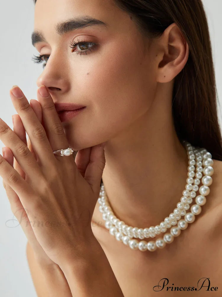 Treble Layers Graceful Pearl Necklace