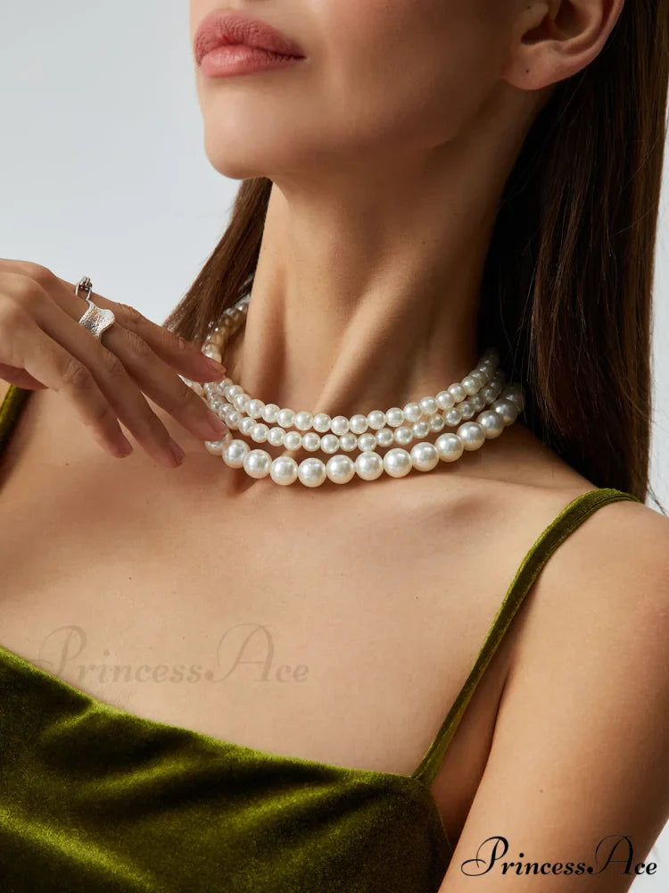 Treble Layers Graceful Pearl Necklace
