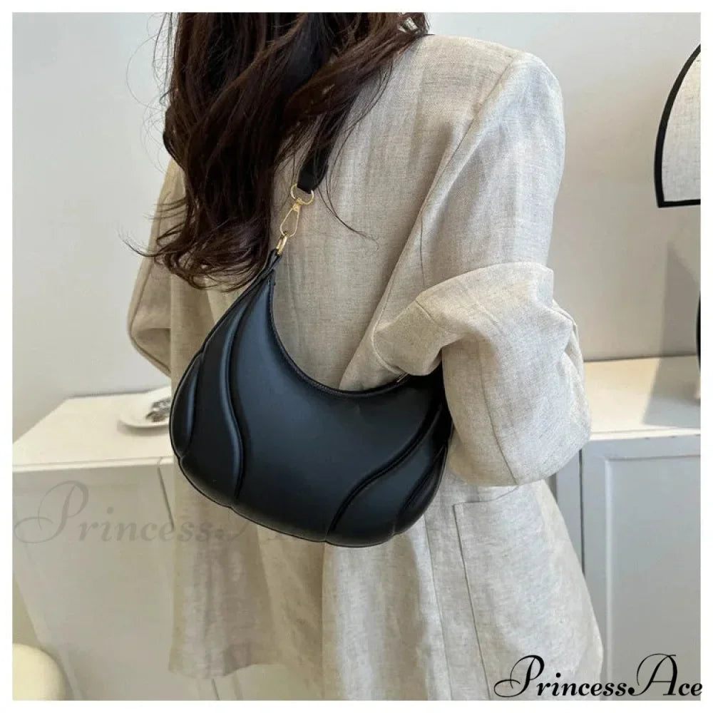 Vintage Monochromatic Saddle Leather Shoulder Bag